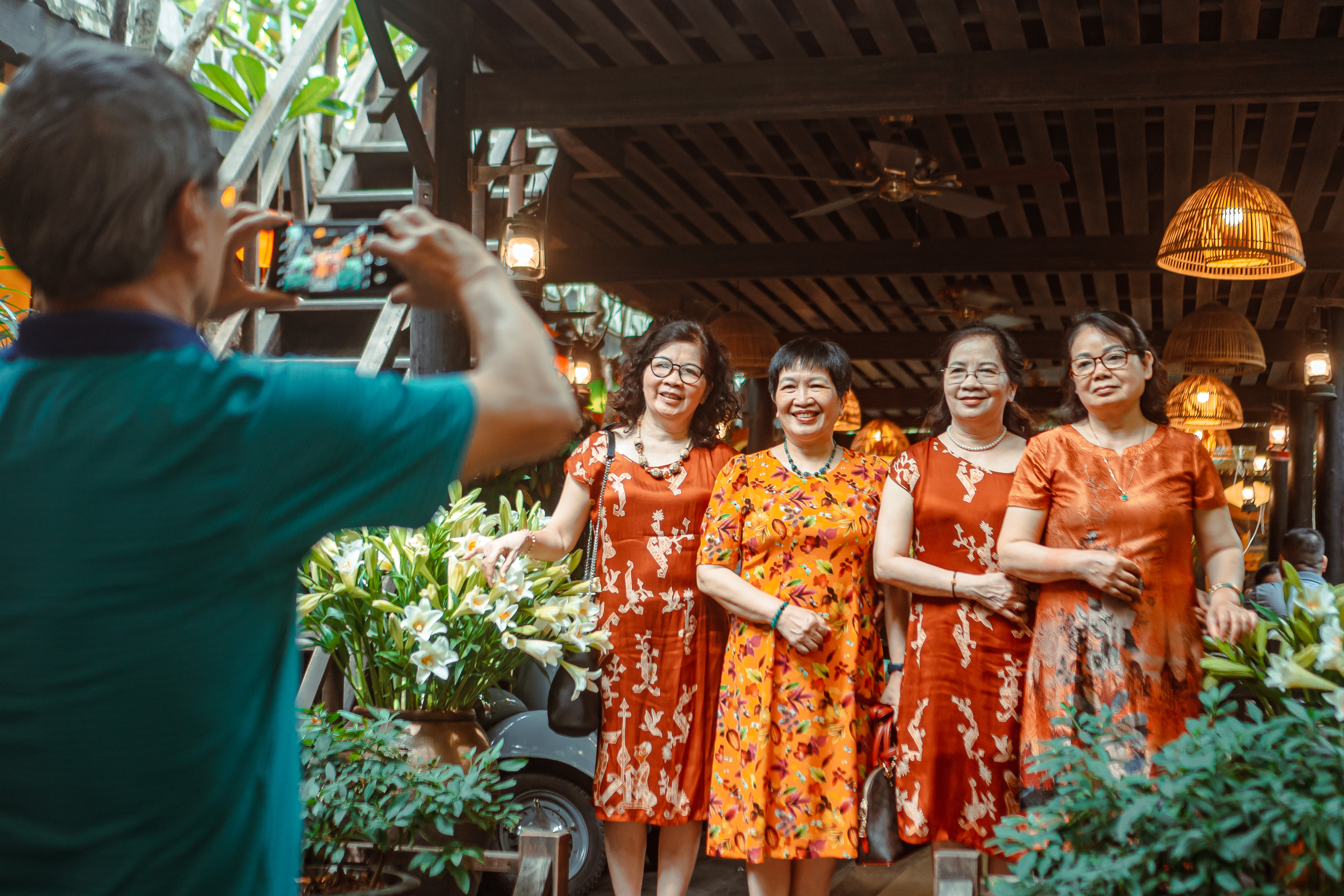  NGON THỊ HOA - “TRẠM PHÁT SÓNG" YÊU THƯƠNG